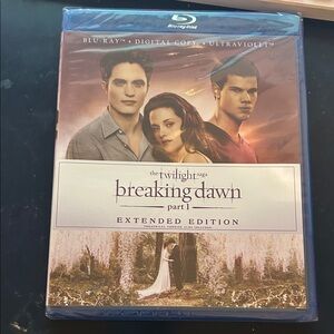 Twilight Saga Breaking Dawn Part 1 Blu-ray